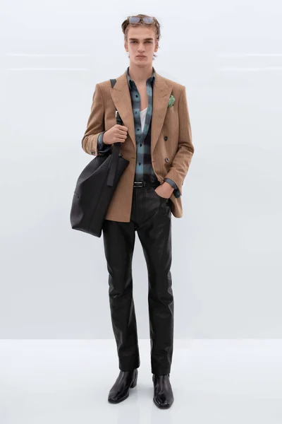 Look 25